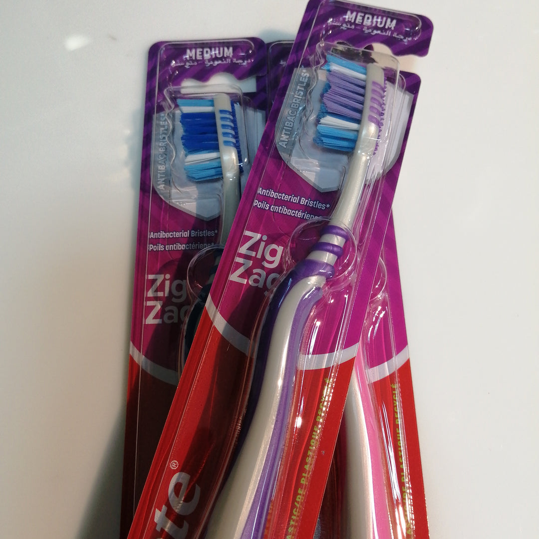 COLGATE Toothbrush Zigzag Medium