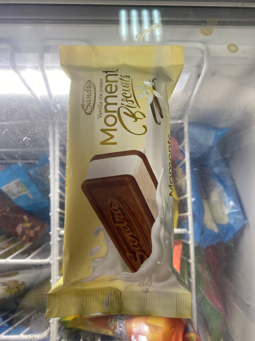 Moment Biscuits Sandwich Ice Cream 110g