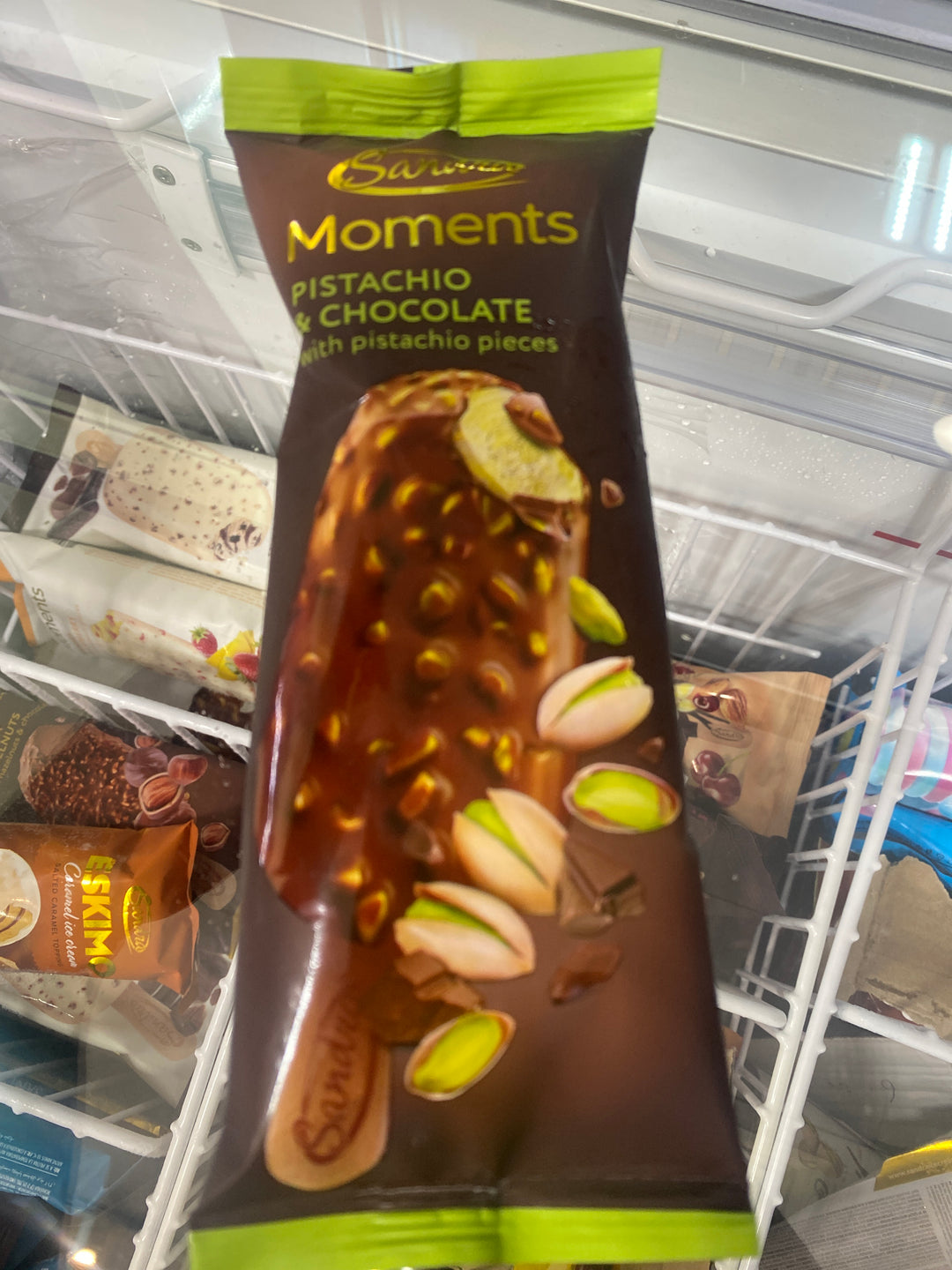 Moments Pistachio & Chocolate Ice Cream 85g