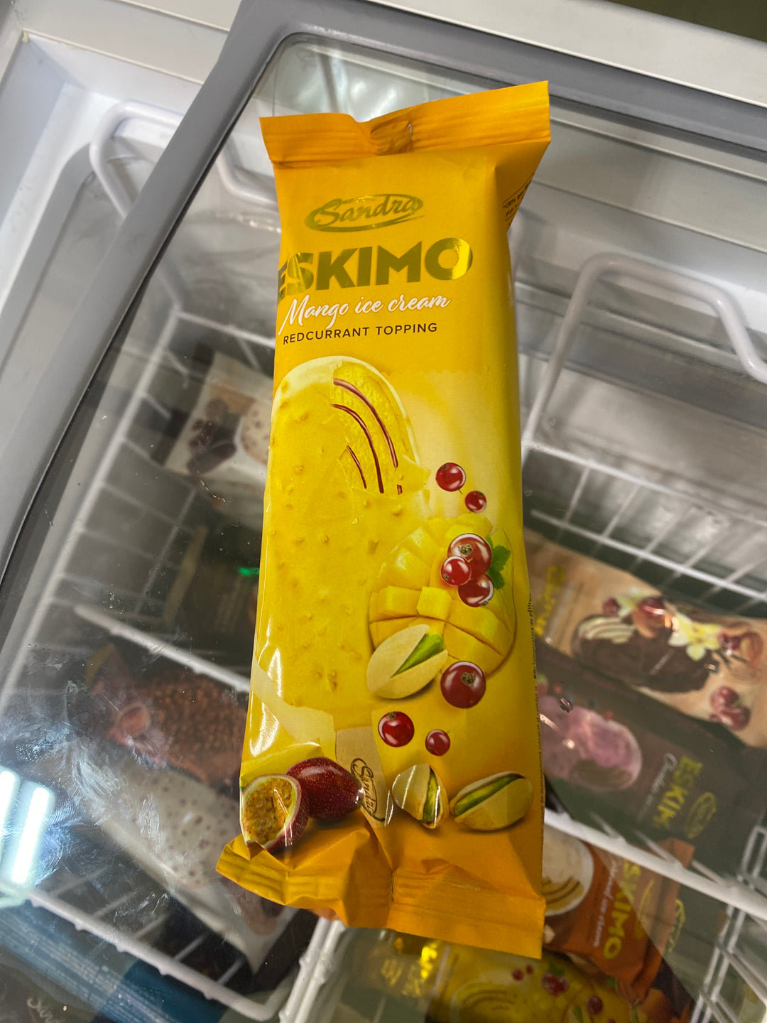 Eskimo Mango Redcurrant Topping 80g