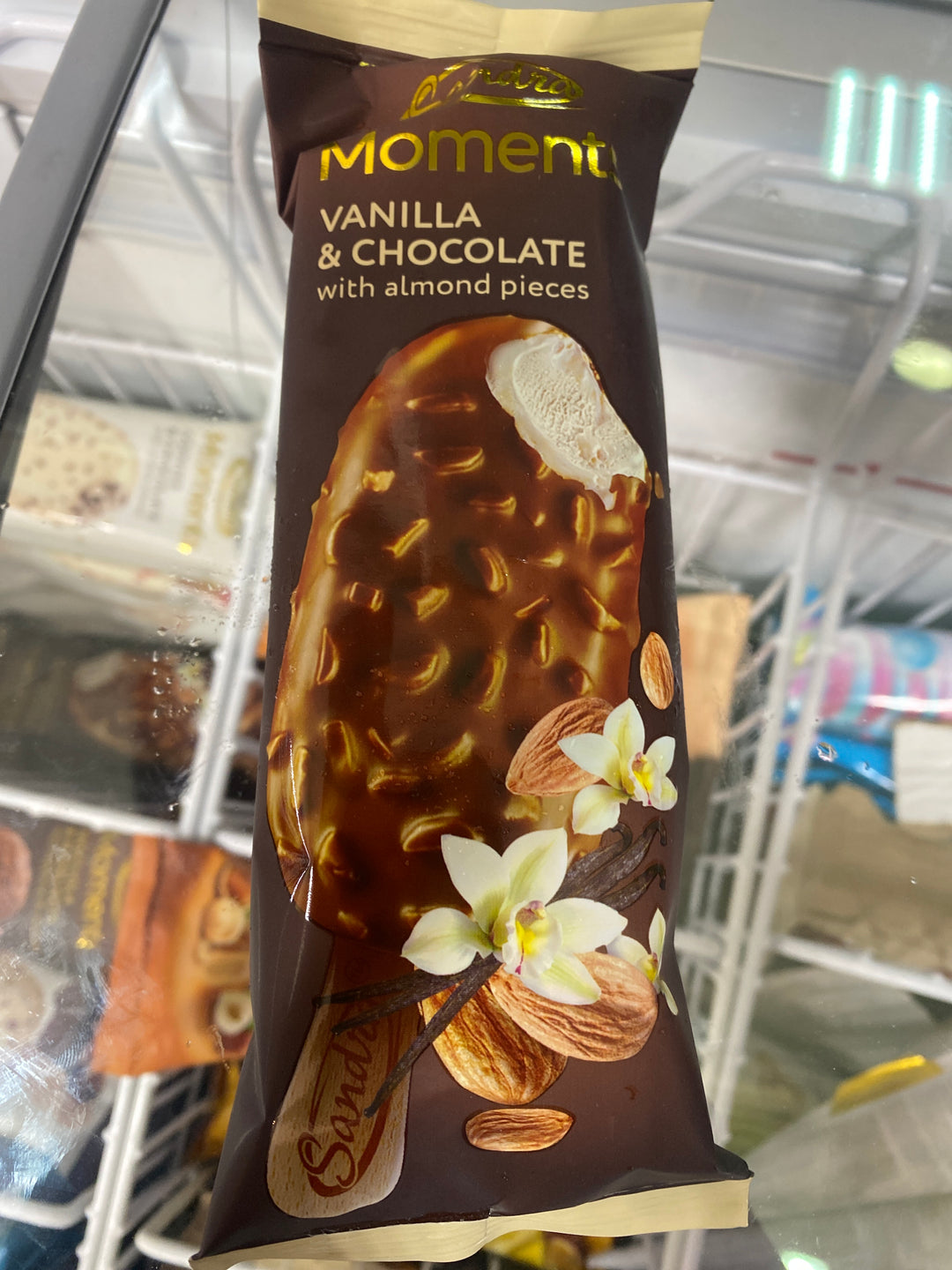 Moments Vanilla & Chocolate Ice Cream 85g