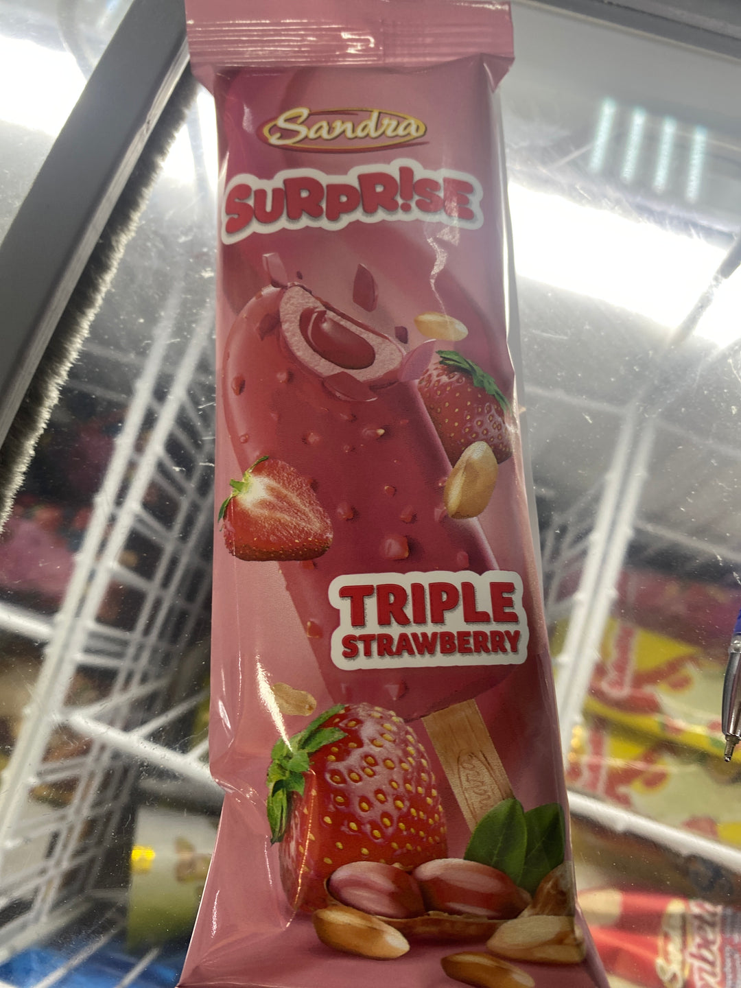Surprise Triple Strawberry Ice Cream 80g